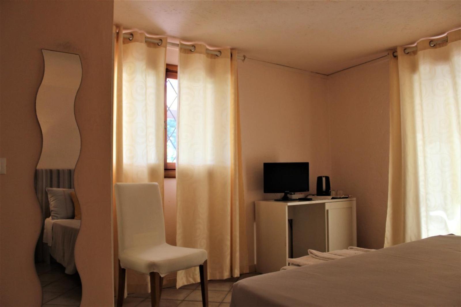 Residence Les Oliviers Porto Azzurro Ngoại thất bức ảnh